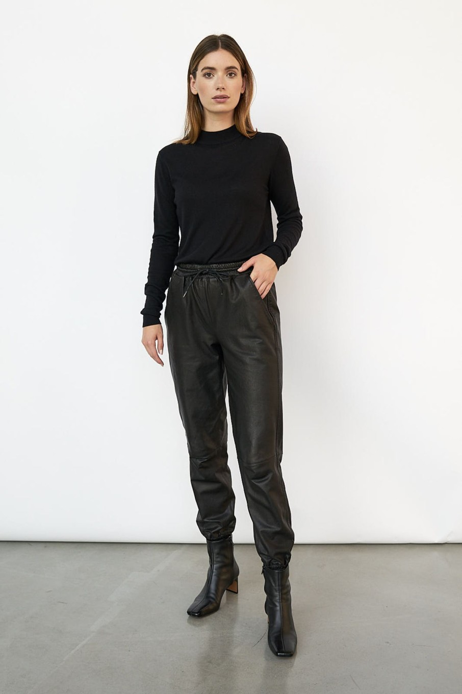 Pants | Stylestore Wblrobyn Leather String Pants